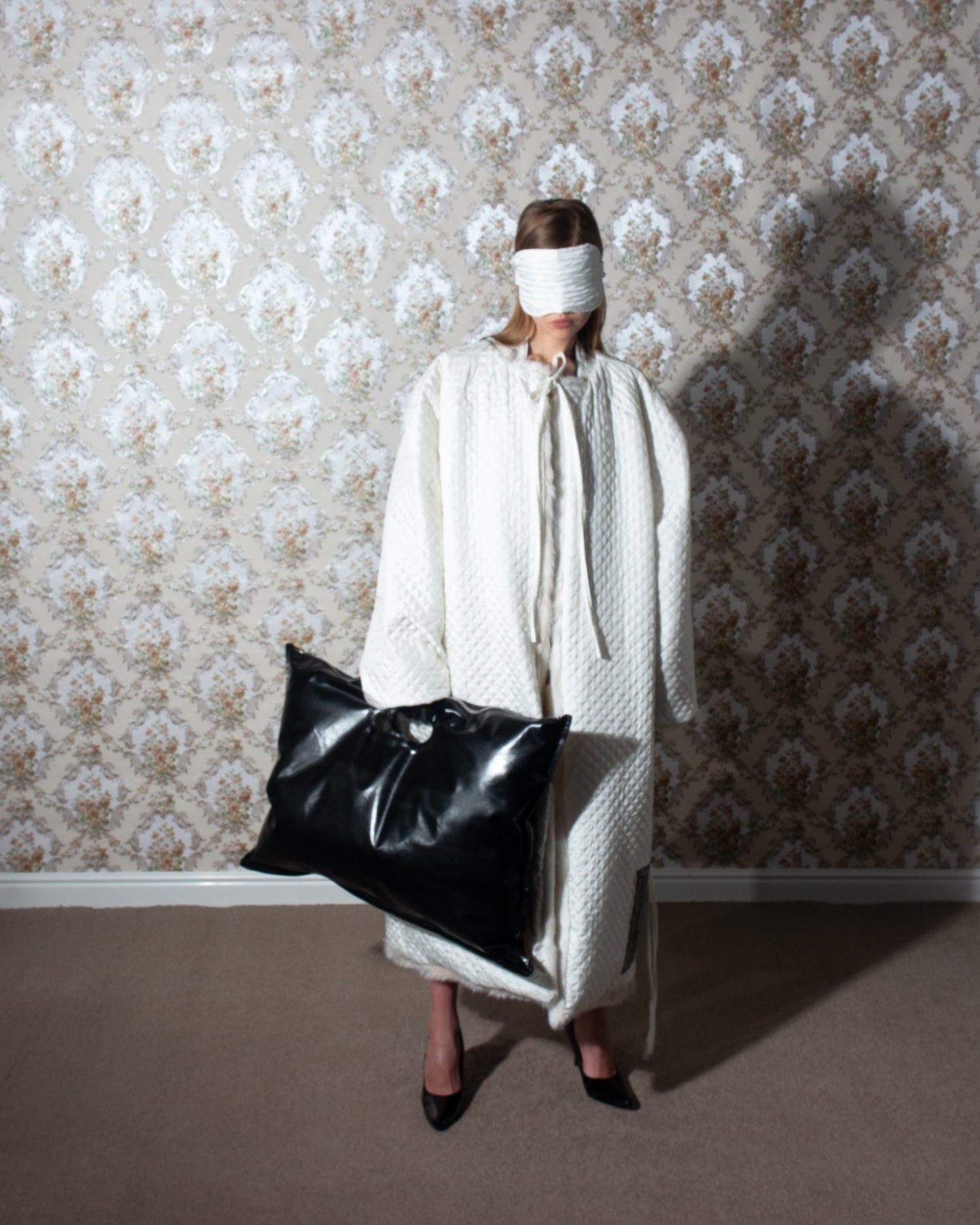 GOWN COAT (OFF-WHITE)